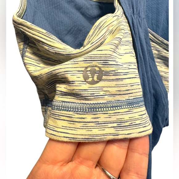 Lululemon Blue and yellow top with built in bra - Picture 5 of 6